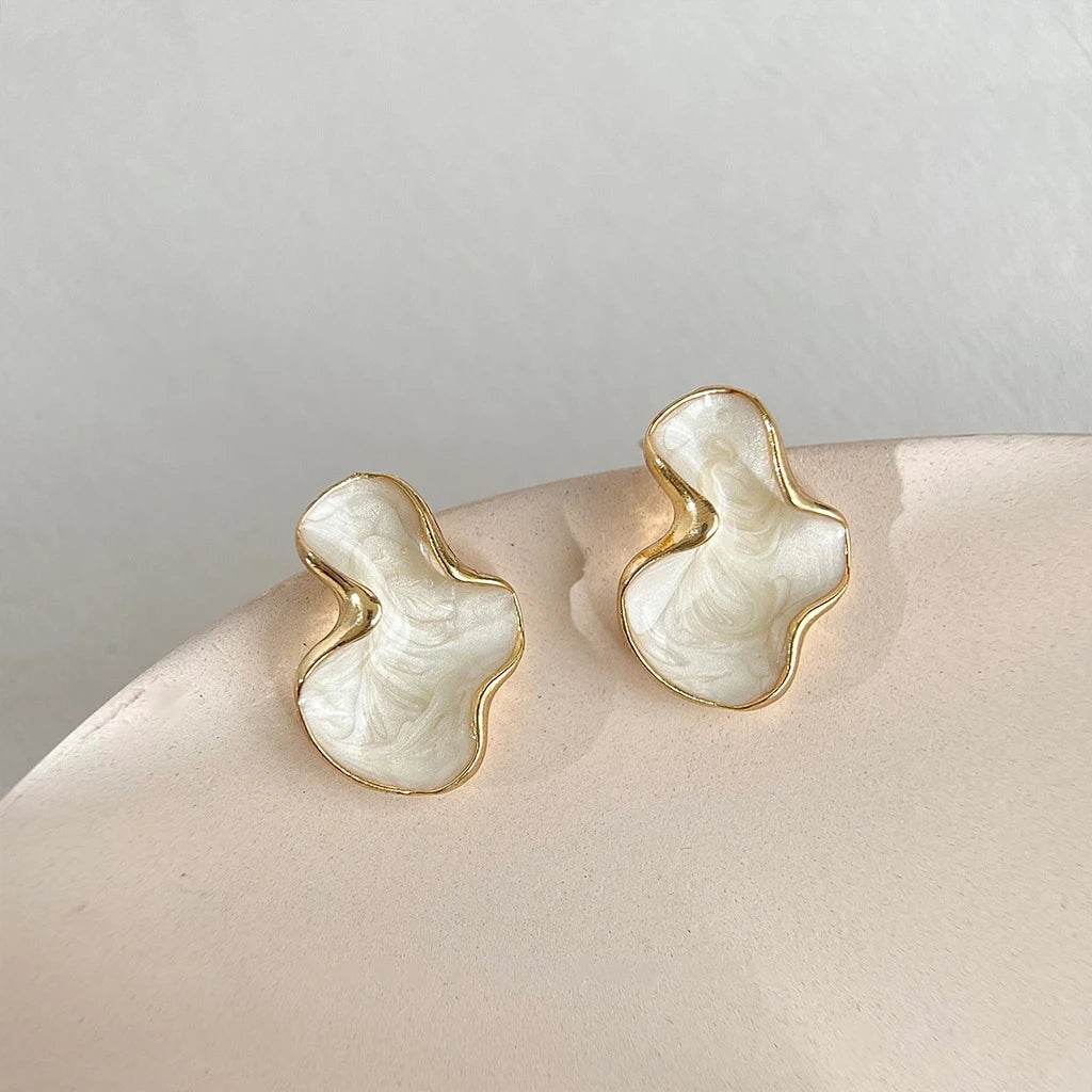 Pendientes Irregulares Cloud Bañados en Oro 14k