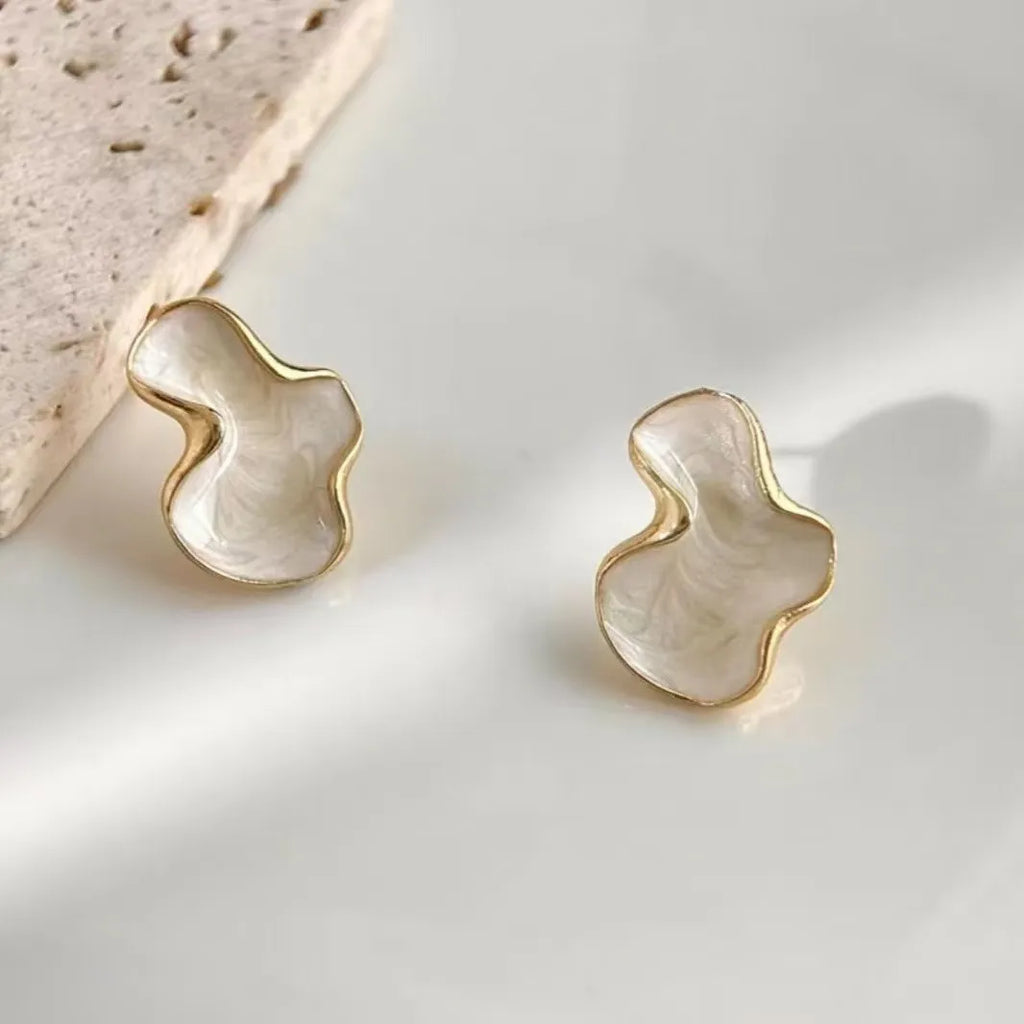 Pendientes Irregulares Cloud Bañados en Oro 14k