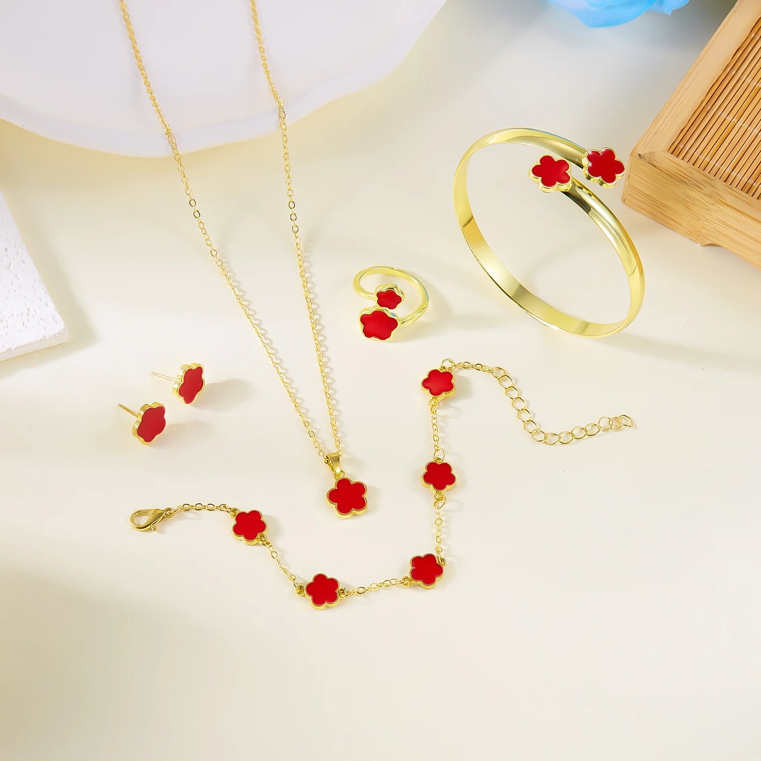 Pack de pulsera, collar, pendientes y anillo de flores