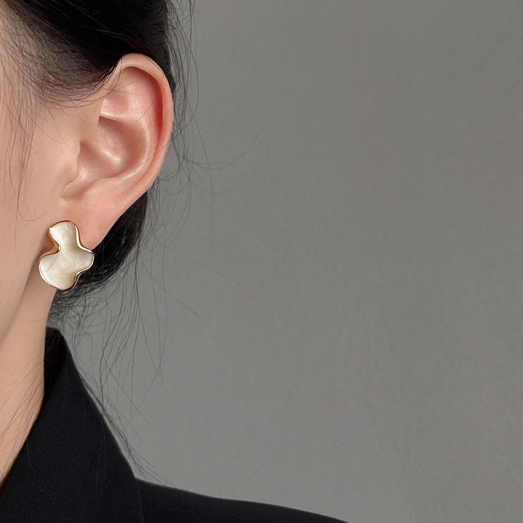 Pendientes Irregulares Cloud Bañados en Oro 14k