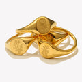 Anillo con Flor Grabada Bañado en Oro